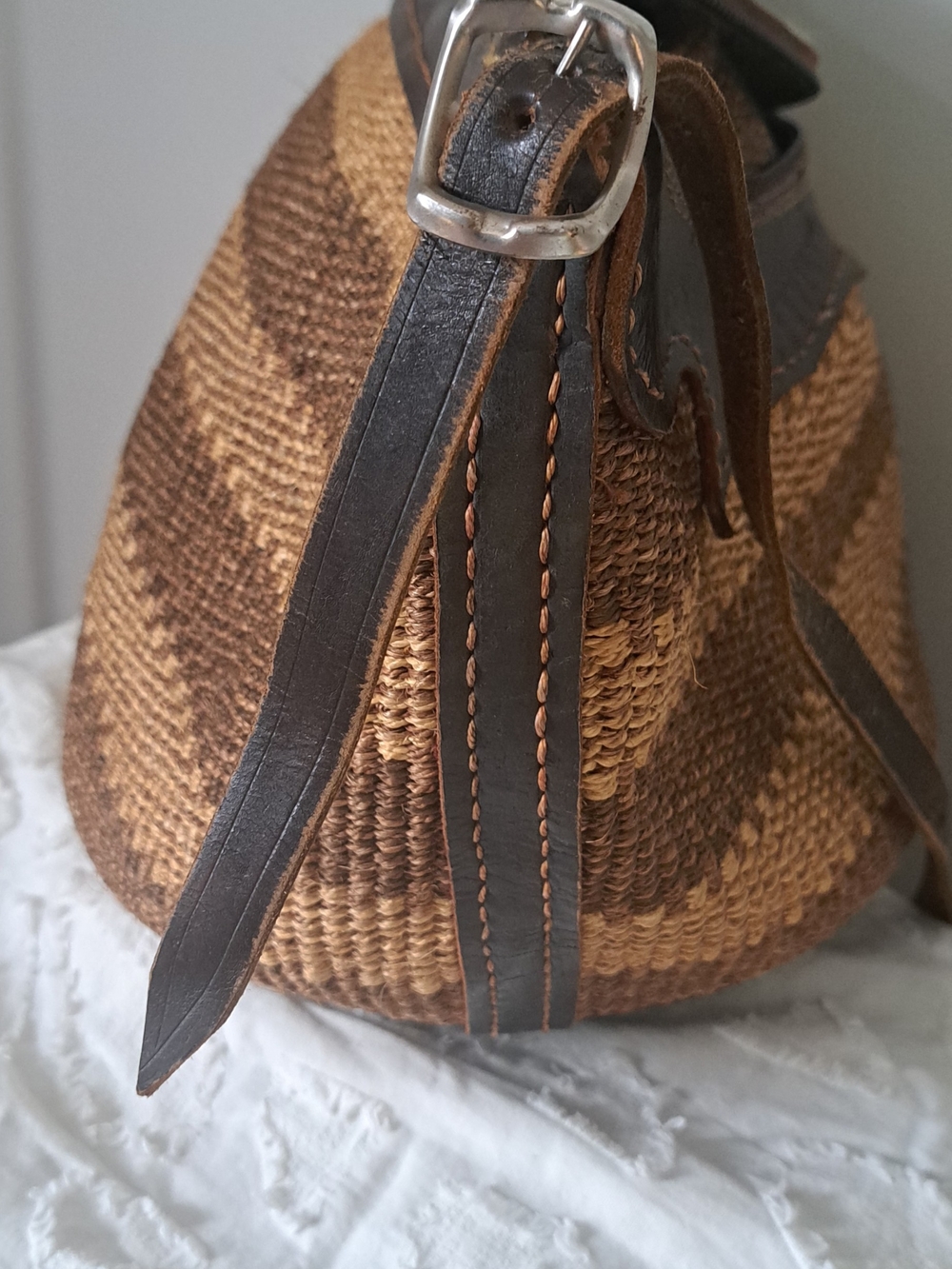 VTG Sisal leather crossbody bucket bag hand tooled Handbag rustic Bohemian Artsy - Picture 3 of 16